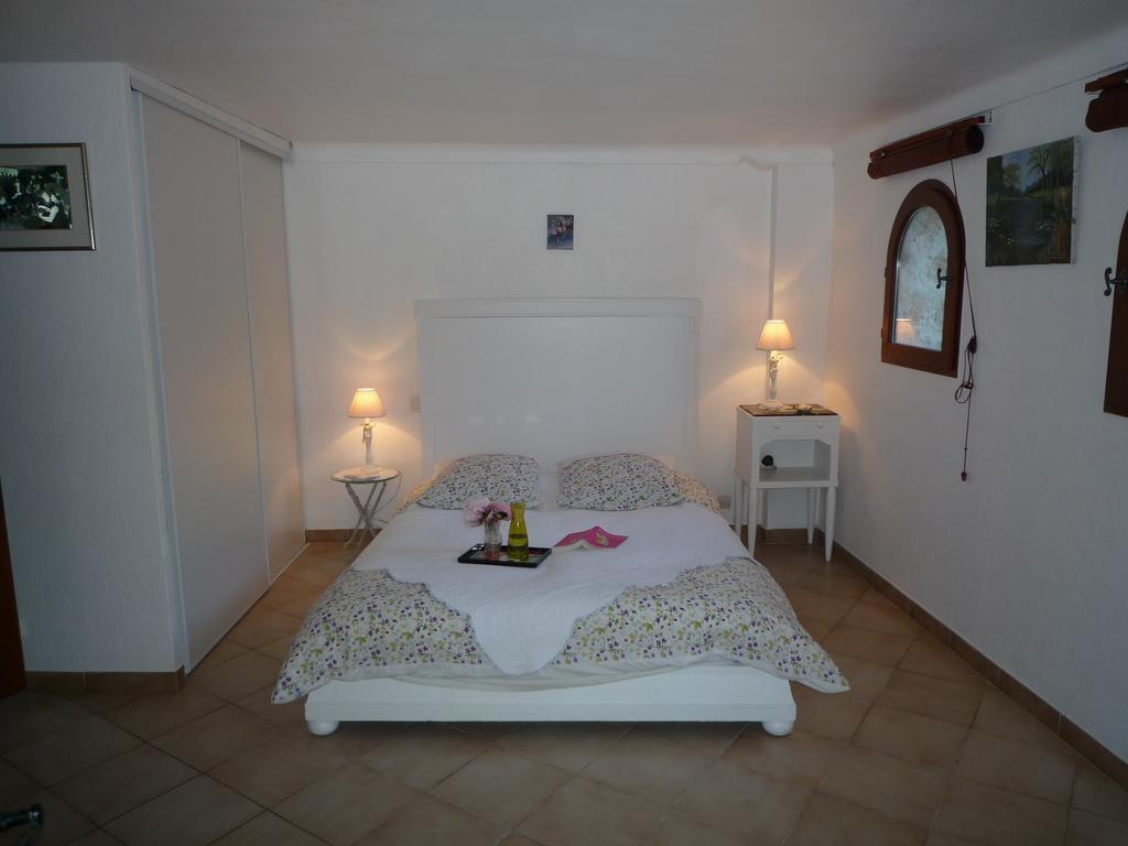 Bed and Breakfast La Rose Des Vents Монтору Экстерьер фото